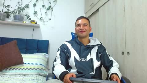 Snapshot of dorian_h chatting on 04.25.26 dorian_h online show from 04.25.26