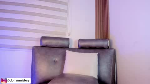 Snapshot of dorian_mystery chatting on 02.19.26 dorian_mystery online show from 02.19.26