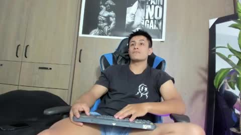 Snapshot of dorman_boy chatting on 05.23.26 dorman_boy online show from 05.23.26