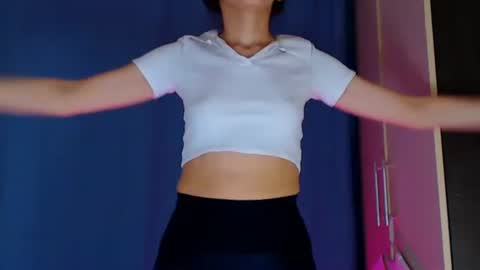 Snapshot of dorotty_ chatting on 10.27.25 Your Dorotty online show from 10.27.25