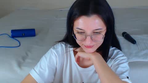 Snapshot of dorotty_ chatting on 11.16.25 Your Dorotty online show from 11.16.25