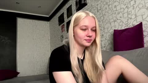 Snapshot of dory_liss chatting on 10.10.25 dory_liss online show from 10.10.25