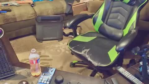 Snapshot of dotyoureyezez chatting on 12.12.24 DotYourEyezez  online show from 12.12.24