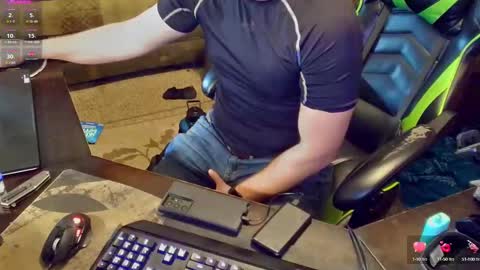 Snapshot of dotyoureyezez chatting on 12.28.24 DotYourEyezez  online show from 12.28.24