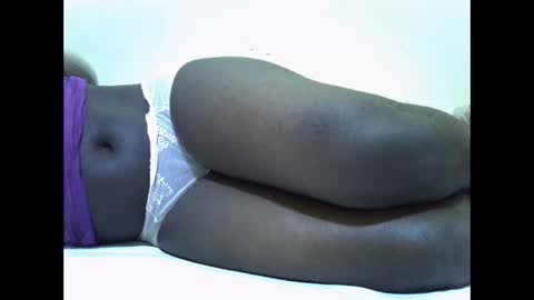 Snapshot of double_love9 chatting on 11.30.25 bellie online show from 11.30.25