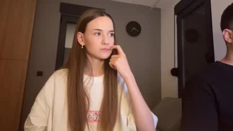 Snapshot of double_sun chatting on 10.14.25 Alice and Mark online show from 10.14.25