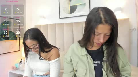 Snapshot of double_temptatiion_ chatting on 05.20.26 Vall Lufan online show from 05.20.26
