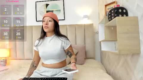 Snapshot of double_temptatiion_ chatting on 06.16.26 Vall Lufan online show from 06.16.26