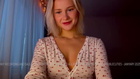 Snapshot of doublecuties chatting on 01.09.25 Lana Eva dont forget to give us a thumb up online show from 01.09.25