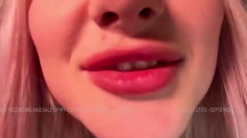 Snapshot of doublecuties chatting on 09.20.25 Lana Eva dont forget to give us a thumb up online show from 09.20.25