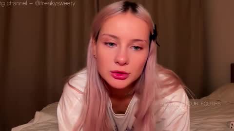 Snapshot of doublecuties chatting on 09.27.25 Lana Eva dont forget to give us a thumb up online show from 09.27.25