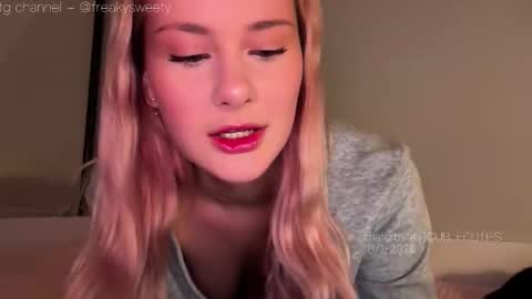 Snapshot of doublecuties chatting on 01.16.26 Lana Eva dont forget to give us a thumb up online show from 01.16.26