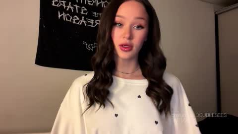 MOLLYYYY dont forget to give me a thumb up online show from 11.18.25