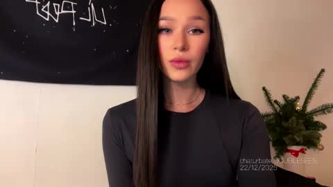 MOLLYYYY dont forget to give me a thumb up online show from 12.23.25