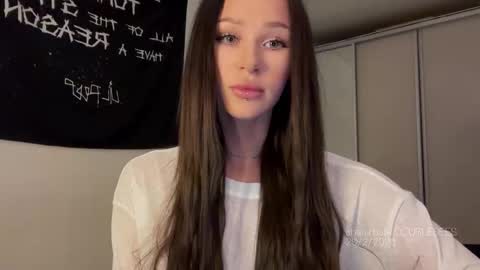 MOLLYYYY dont forget to give me a thumb up online show from 02.20.26