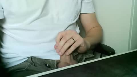 Snapshot of doudoudou1 chatting on 11.14.25 doudoudou online show from 11.14.25