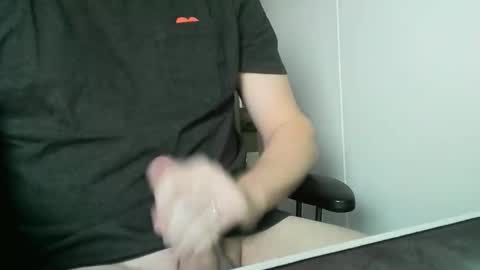 Snapshot of doudoudou1 chatting on 02.13.26 doudoudou online show from 02.13.26