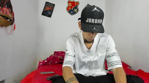 Snapshot of douglas_gallegos chatting on 02.26.25 douglas_gallegos online show from 02.26.25