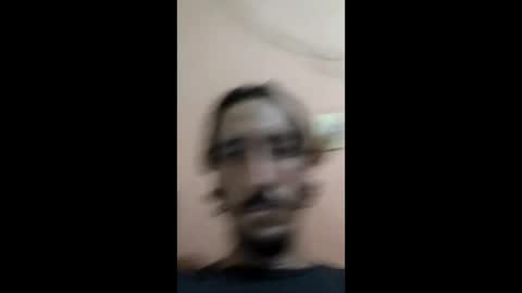 Snapshot of douiqui chatting on 12.20.25 douiqui online show from 12.20.25