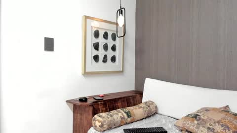 Lissa  Or DRACARYSS your dragon Queen  online show from 12.20.24