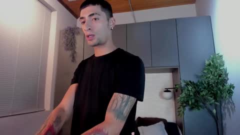 Snapshot of drakeneumann chatting on 02.10.25 Drake Neuman online show from 02.10.25