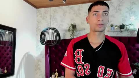 Snapshot of drakeneumann chatting on 02.20.25 Drake Neuman online show from 02.20.25