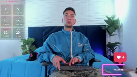 Snapshot of drakeneumann chatting on 03.10.25 Drake Neuman online show from 03.10.25