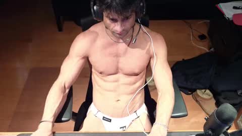 Snapshot of drakeoc chatting on 12.18.24 drakeoc online show from 12.18.24