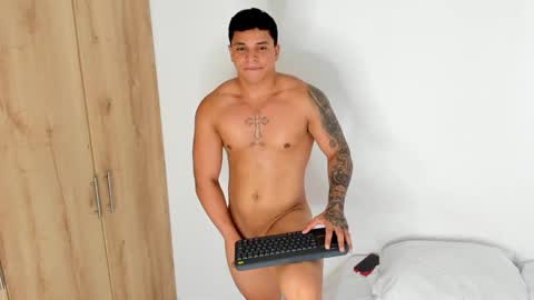 Snapshot of drakesmith02 chatting on 12.17.25 Drake Smith online show from 12.17.25