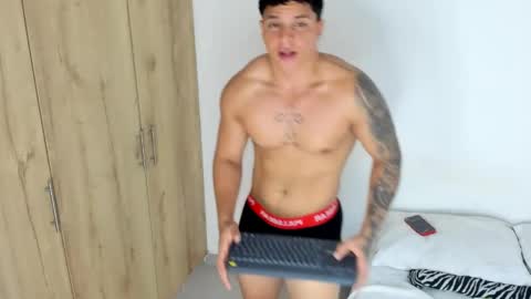 Snapshot of drakesmith02 chatting on 01.09.26 Drake Smith online show from 01.09.26