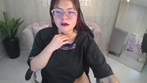 Snapshot of draviana_a chatting on 09.20.25 Draviana online show from 09.20.25
