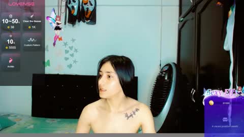 Snapshot of dream__girls69944 chatting on 12.17.24 sharon online show from 12.17.24