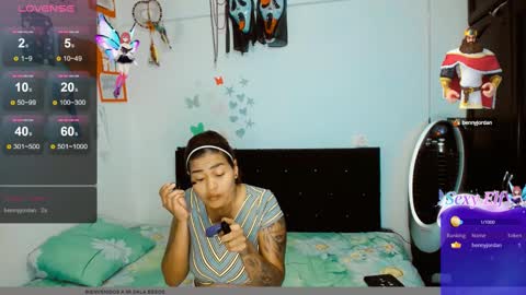 Snapshot of dream__girls69944 chatting on 12.19.24 sharon online show from 12.19.24