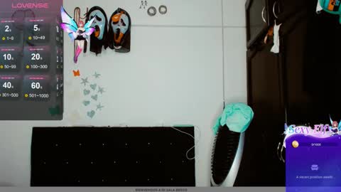 Snapshot of dream__girls69944 chatting on 12.24.24 sharon online show from 12.24.24