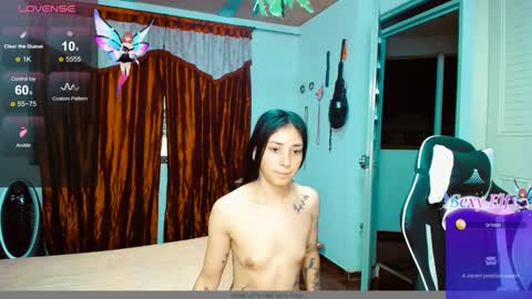 Snapshot of dream__girls69944 chatting on 02.05.25 sharon online show from 02.05.25