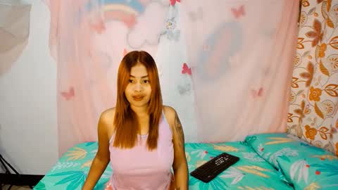 Snapshot of dream__girls69944 chatting on 10.01.25 sharon online show from 10.01.25