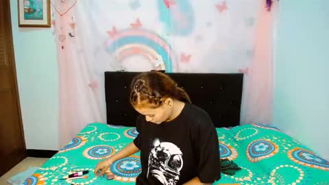 Snapshot of dream__girls69944 chatting on 10.18.25 sharon online show from 10.18.25