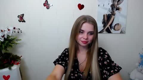 Snapshot of dream_mari chatting on 06.17.26 Mari online show from 06.17.26