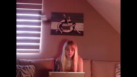 A girl online show from 01.31.25