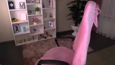 Snapshot of dreamfate chatting on 12.15.24 DreamFate online show from 12.15.24