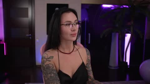 Sarah online show from 04.24.26