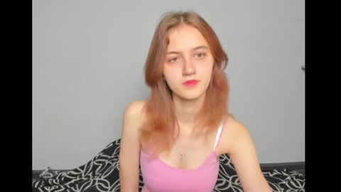 Snapshot of dreamy_pollyyy chatting on 09.30.25 dreamy_pollyyy online show from 09.30.25