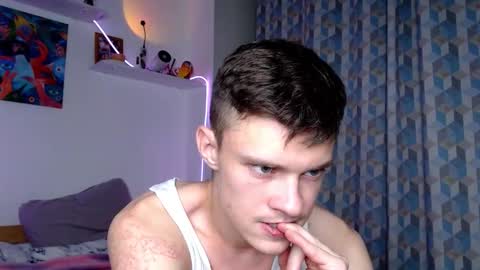 Snapshot of dreamyadam chatting on 11.01.25 Adam Dream online show from 11.01.25