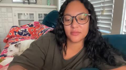 RIRI OR DREAMY online show from 11.19.25