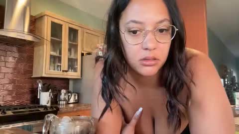 RIRI OR DREAMY online show from 04.23.26