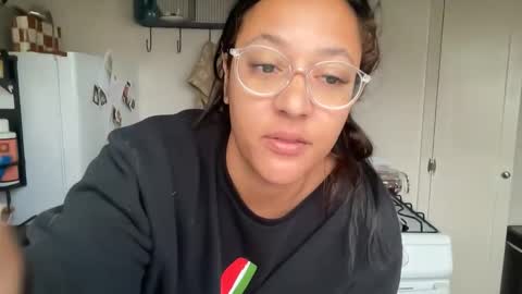 RIRI OR DREAMY online show from 05.05.26