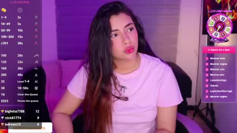 Snapshot of dreinafoxx chatting on 05.24.26 dreinafoxx online show from 05.24.26