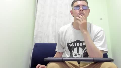 Snapshot of dreyk_eros chatting on 10.31.25 dreyk_eros online show from 10.31.25