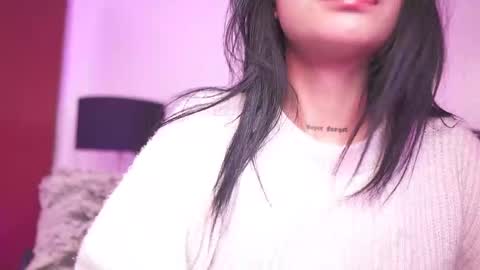 Snapshot of driana_hoffman chatting on 11.28.25 DRIANA online show from 11.28.25