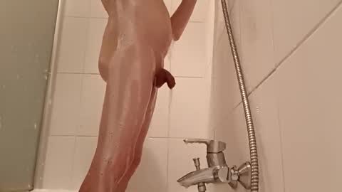 Snapshot of drijn3 chatting on 09.08.25 drijn3 online show from 09.08.25